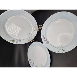 ​Set of 3 Corelle Rosemary 10.25" Dinner Plates Lavender Flowers Vitrelle